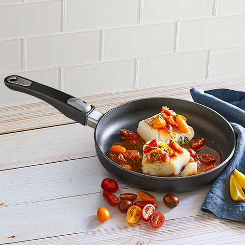 Pampered Chef 10 (25-cm) Signature Nonstick Fry Pan