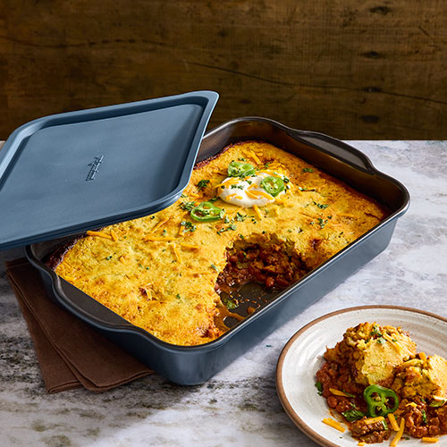 9 x 13  (23-cm x 33-cm) Brilliance Nonstick Baking Pan With Lid